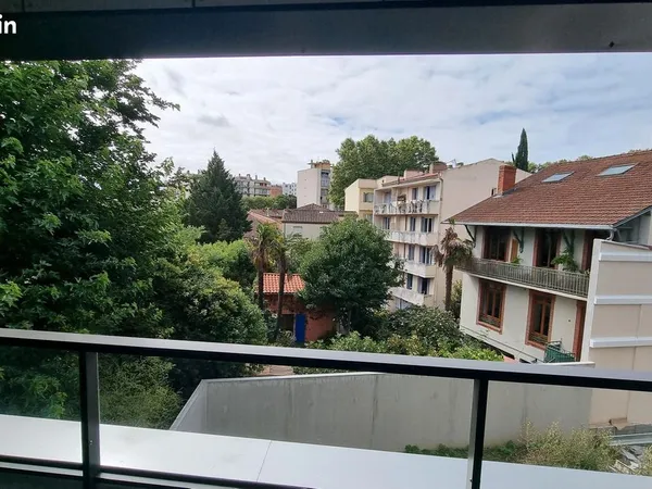 Loue beau T3 avec balcon