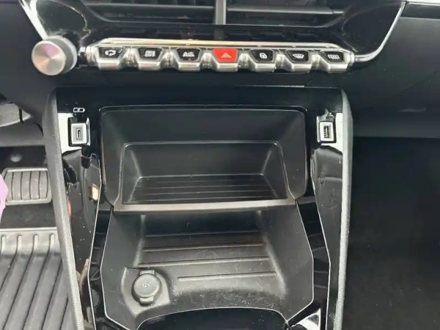 Peugeot 2008 puretech 130 s&amp;s eat8 — photo 24