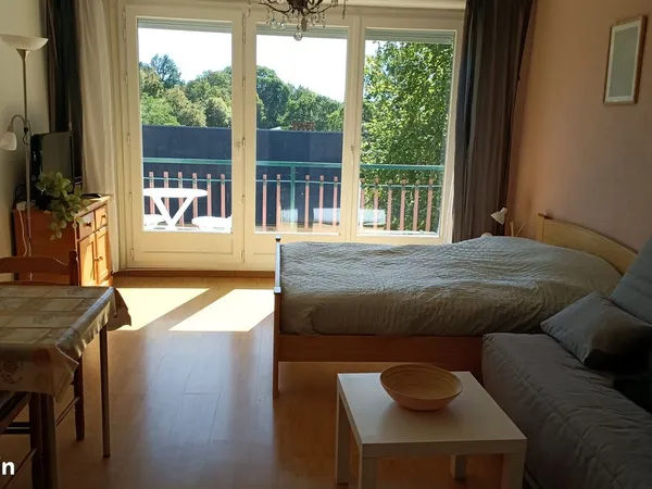 Studio meublé - Location longue durée - 540 CC - Résidence Belle Vue - Bagnoles-de-l'Orne