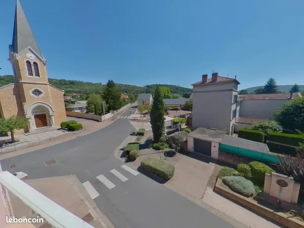 T2 bis à louer Fleurieu S/s centre village