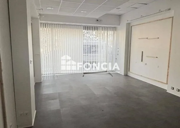 Local commercial 73 m²