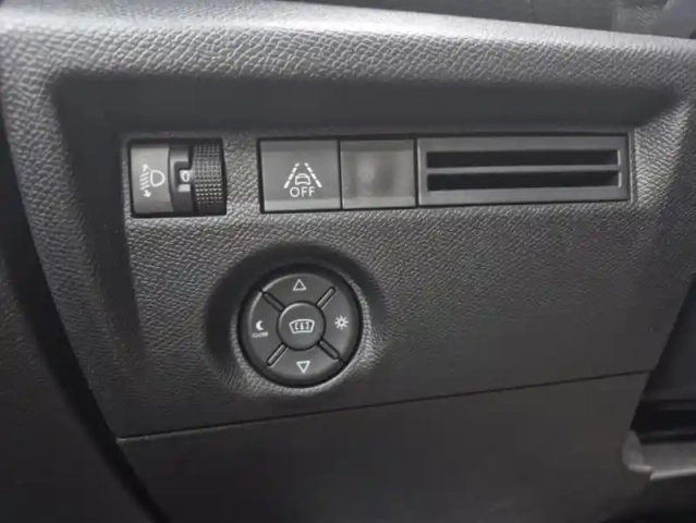 Citroën C4 iii bluehdi 130 s&amp;s eat8 feel pack business — photo 11