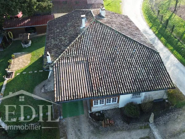 Maison en pierre rénovée avec vue panoramique