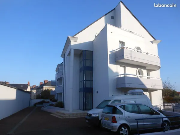 F2 refait à neuf avec terrasse 21 m² et garage, Caen
