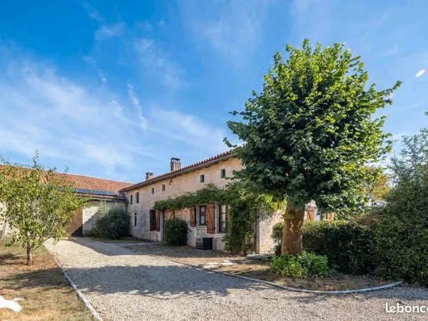 Maison 9 pièces 294 m²