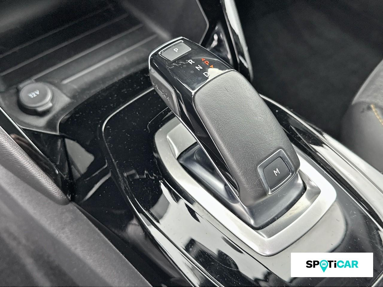 Peugeot 2008 1.2 puretech 130ch s&s roadtrip eat8 — photo 14