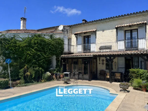 Maison 18 pièce(s), VILLEFRANCHE-DE-LONCHAT