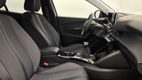 Peugeot 2008 1.2 PureTech 100ch S&S Allure — photo 15