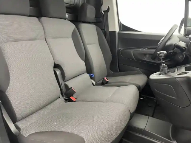 Peugeot Partner fourgon standard 650 kg bluehdi 130 s&amp;s bvm6 — photo 26