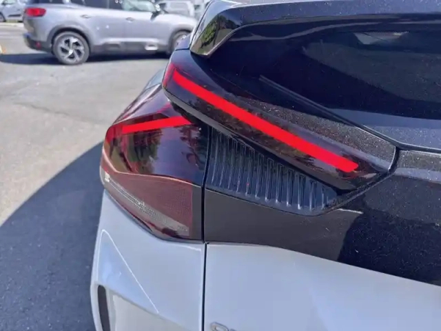 Citroën C4 puretech 130 s&amp;s eat8 — photo 17