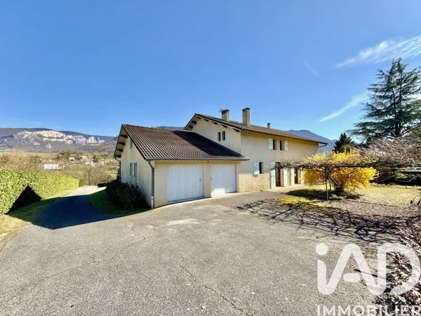 Maison 7 pièces 210 m²