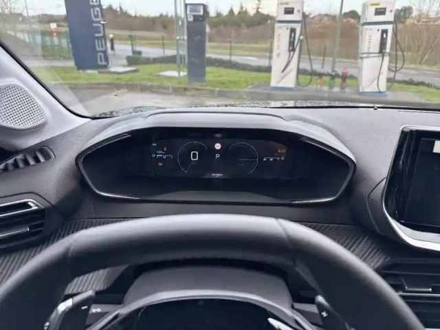 Peugeot 208 hybrid 110 e-dcs6 — photo 83