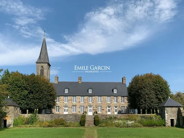 Orne , Prieuré 18 ème siècle à vendre au coeur du bocage normand