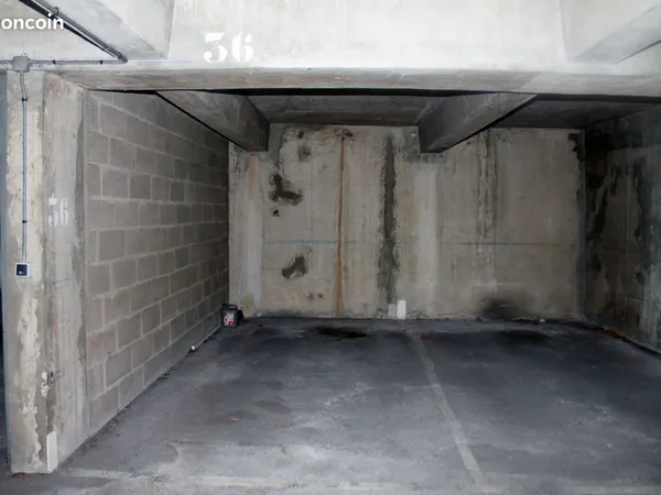 PARKING à LOUER
