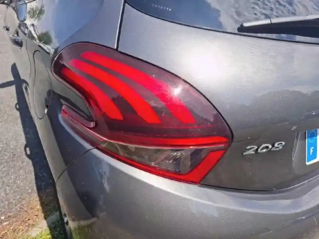 Peugeot 208 puretech 110ch s&amp;s eat6 — photo 38