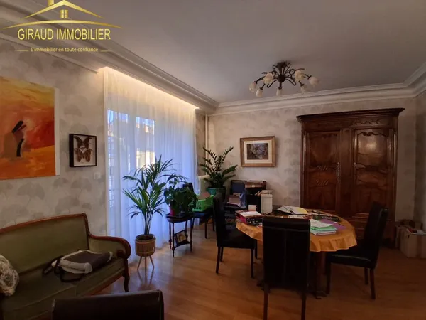Appartement 6 pièces 153 m²
