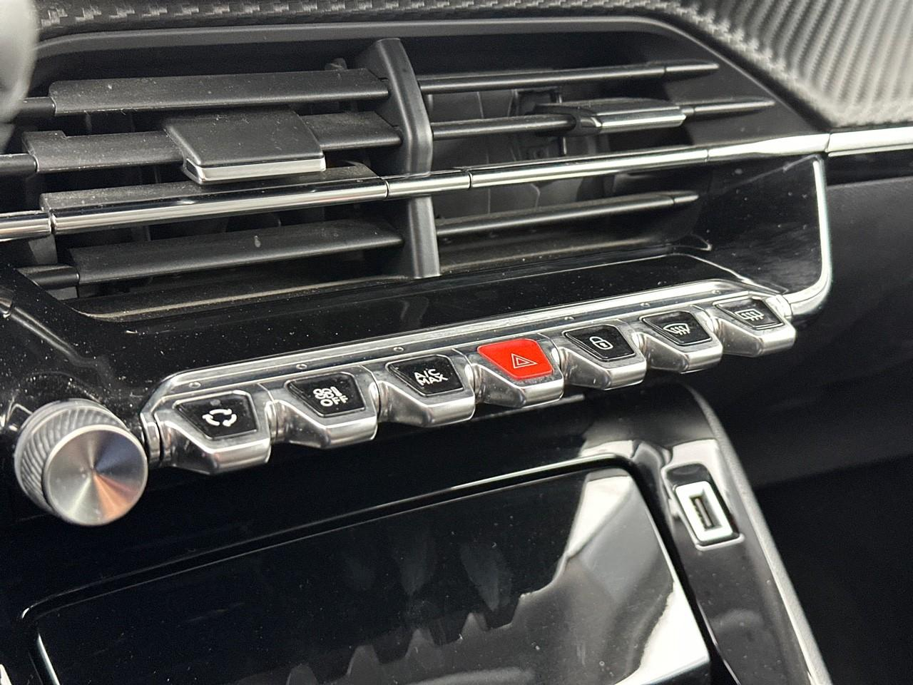Peugeot 2008 puretech 130 s&s eat8 allure pack — photo 27