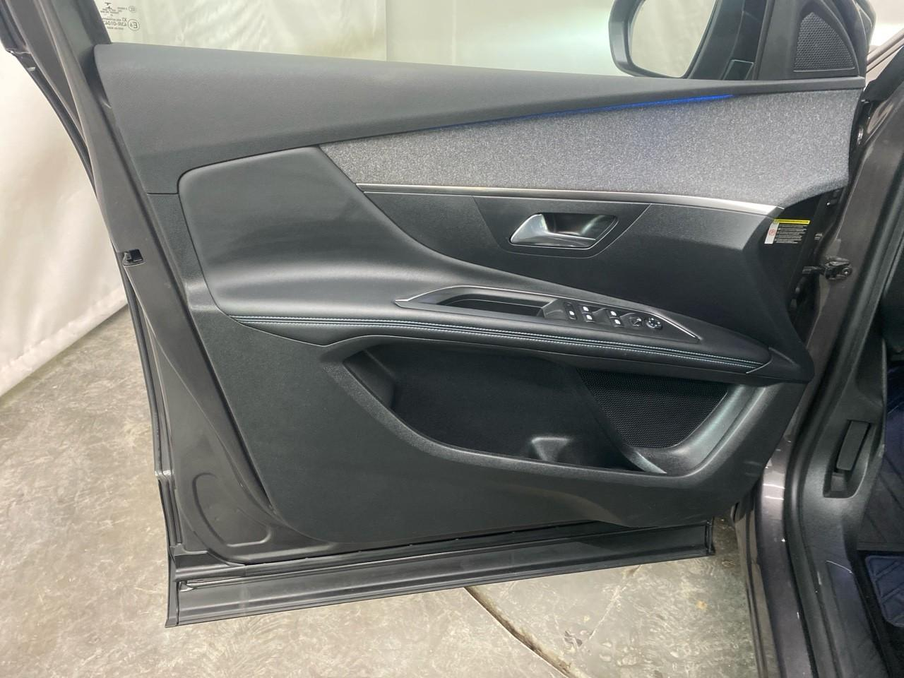 Peugeot 3008 hybrid 225 e-eat8 allure pack — photo 26
