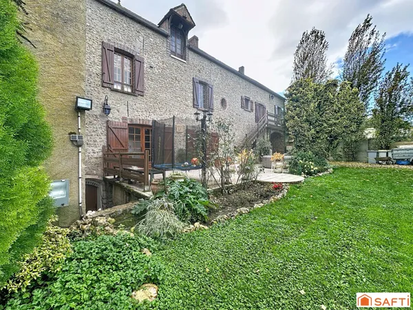 Environnement rural proche des commodités et gare