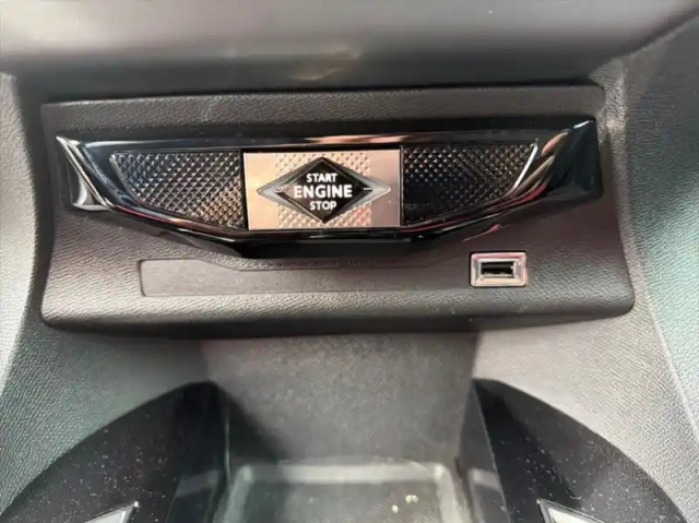 Ds Ds 3 puretech 130ch performance line automatique 7cv — photo 22