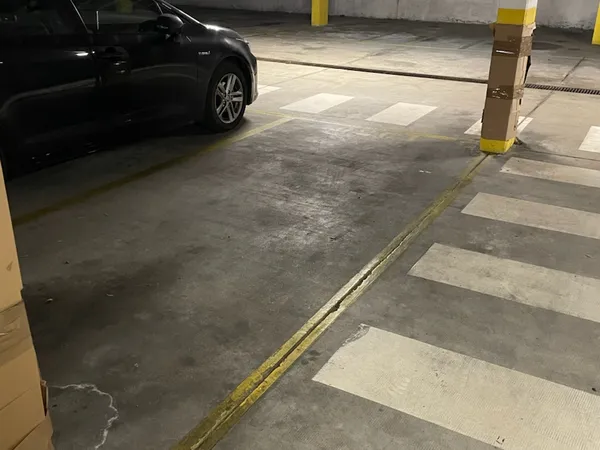 Loue parking 12m² Paris 15ème proche place du Commerce