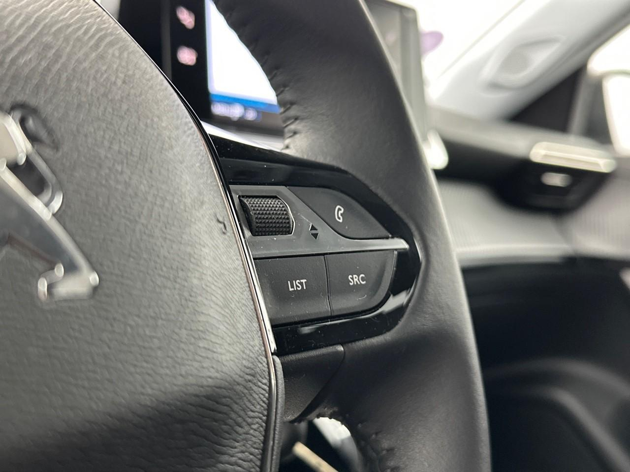 Peugeot 2008 puretech 130 s&s eat8 style — photo 18