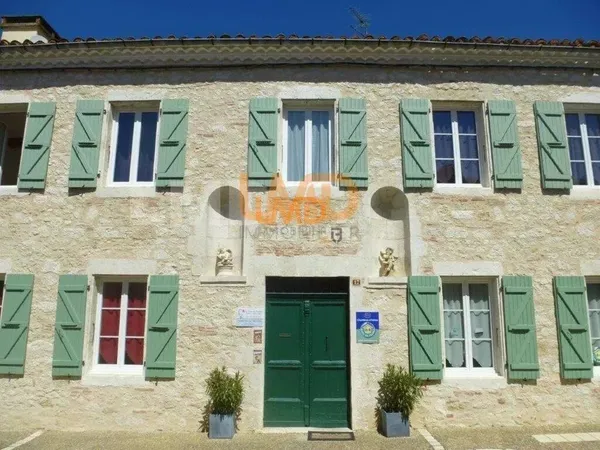 Gîte et chambres d'hôtes 750 m2 + dépendances