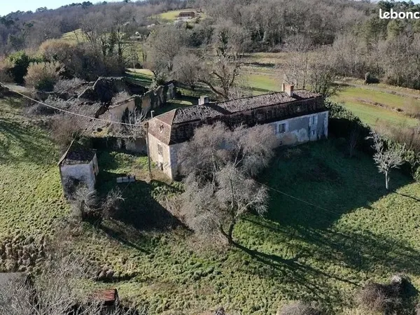 Propriété 7 pièces 216 m²