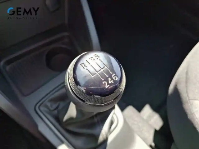 Dacia Duster eco-g 100 4x2 — photo 23