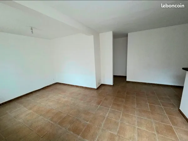 À LOUER - Appartement F2 à Renéville