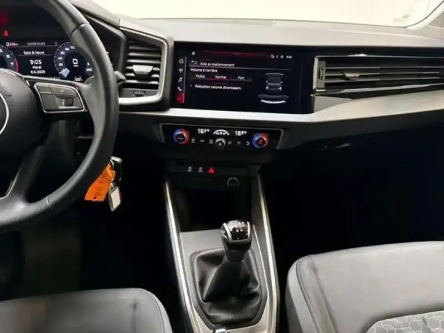 Audi A1 25 tfsi 95 ch bvm5 advanced — photo 10