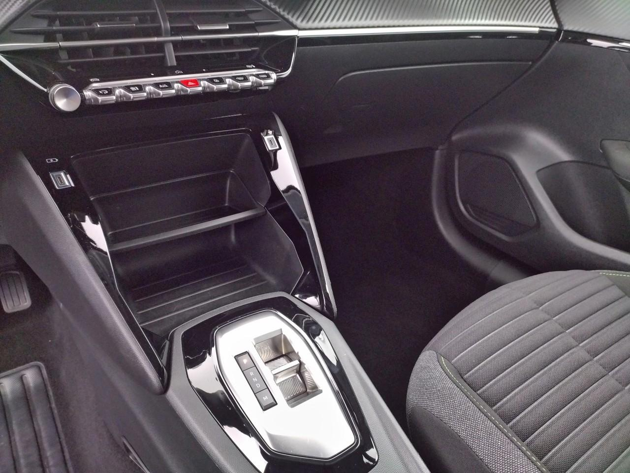 Peugeot 208 hybrid 100 e-dcs6 premium — photo 20