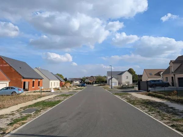 Terrain à bâtir de 700 m² à MAINTENON (28)