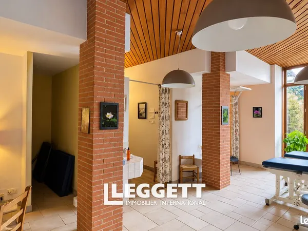 Immeuble 11 pièces 241 m²