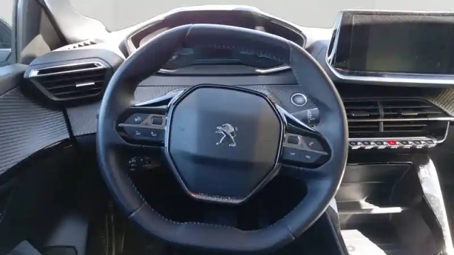 Peugeot 208 electrique 50 kwh 136ch — photo 13