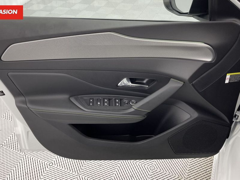 Peugeot 308 III 1.5 BlueHDi 130ch GT EAT8 — photo 13
