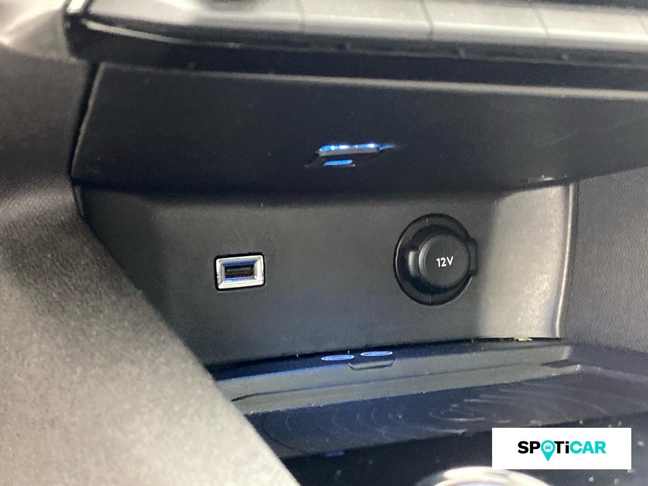 Peugeot 3008 hybrid4 300ch gt e-eat8 — photo 18