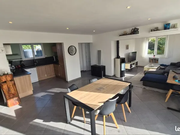 Maison familiale sans travaux de 106 m² (DPE C) avec grand jardin, terrasse et espace SPA - Proche c