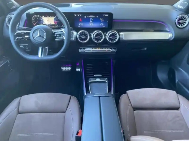 Mercedes Glb 200 d amg line — photo 11