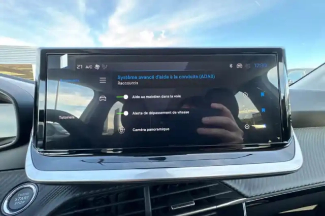 Peugeot 208 electrique 50 kwh 136ch — photo 20