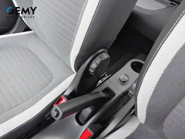 Renault Twingo iii e-tech — photo 30