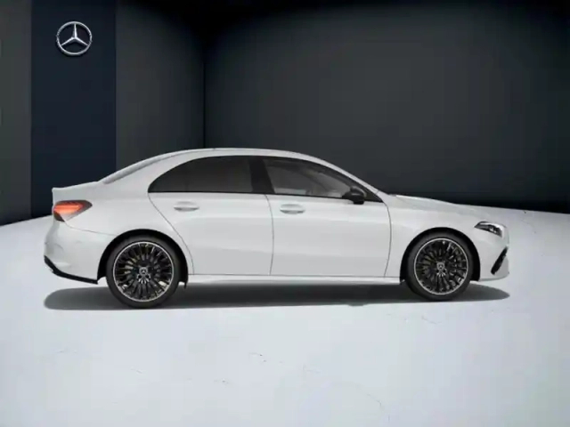 Mercedes Classe A 200 d berline amg line — photo 17