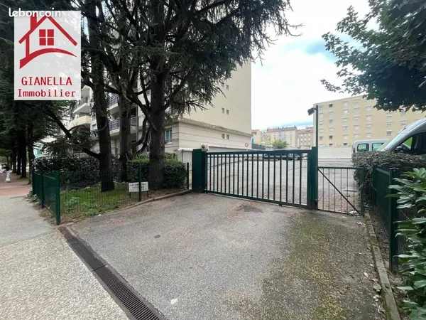Parking 12 m² Saint Etienne