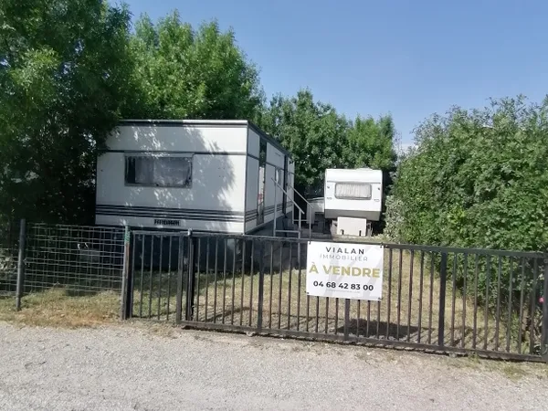 Parcelle de terrain de camping 105 m2 avec mobil home Port la Nouvelle