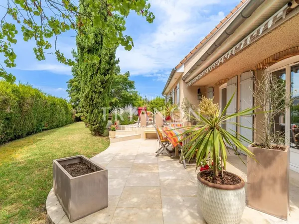 Maison Vente Noisy-le-Roi 7p 205m² 995000€