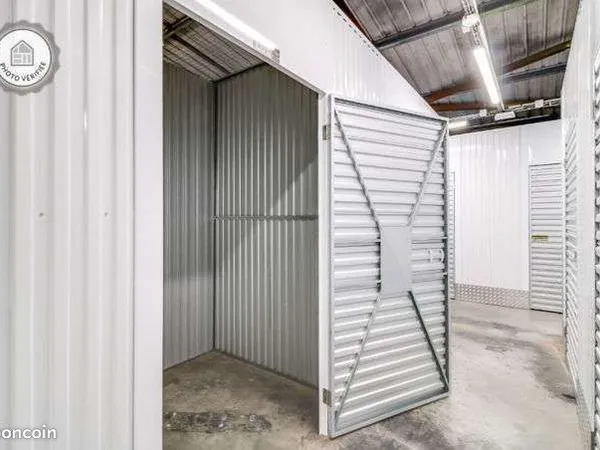 Garage/box 3 m² Coignieres