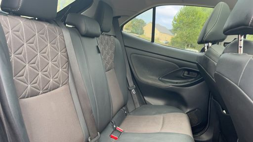 Toyota Yaris Cross 1.5 HSD 116 Hybrid 4WD E-CVT 92 - Collection – 2022 – 89403 km – Hybride essence – Boîte Robotisée — photo 38