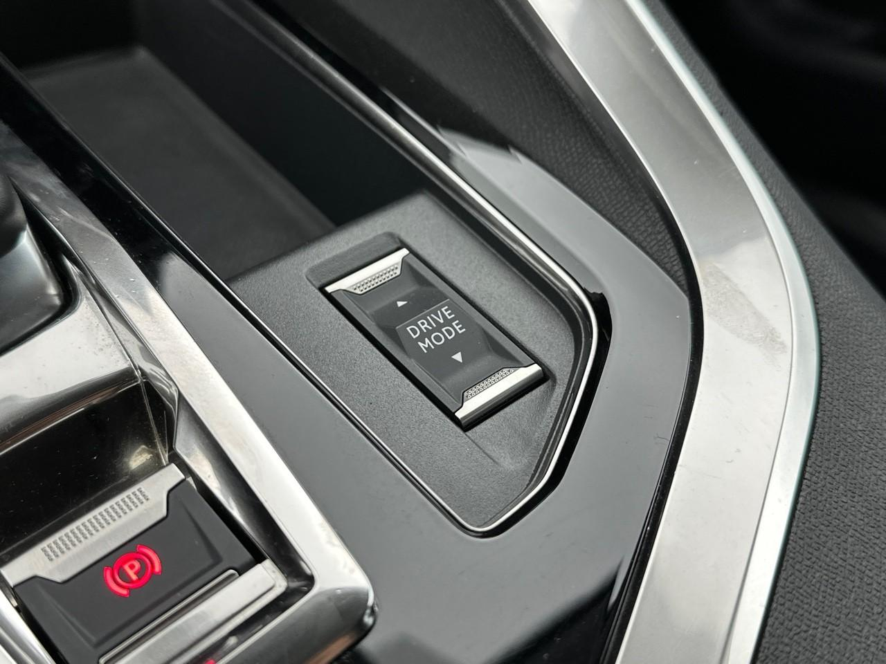 Peugeot 3008 hybrid 225 e-eat8 allure business — photo 32