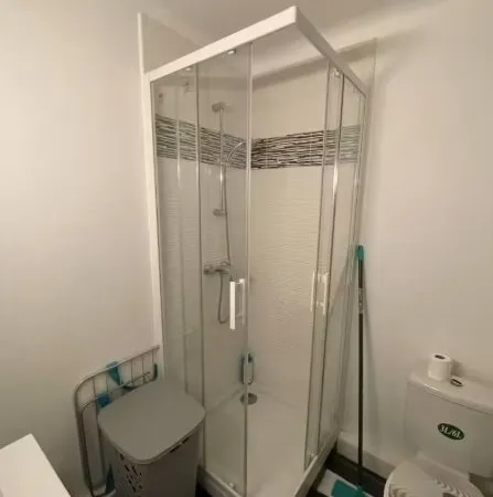 STUDIO MEUBLÉ À LOUER - NANTES - 16 M² - DERNIER ÉTAGE