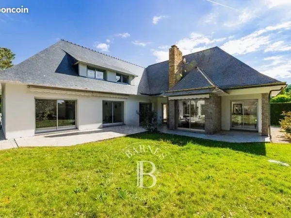 Villa 8 pièces 250 m²